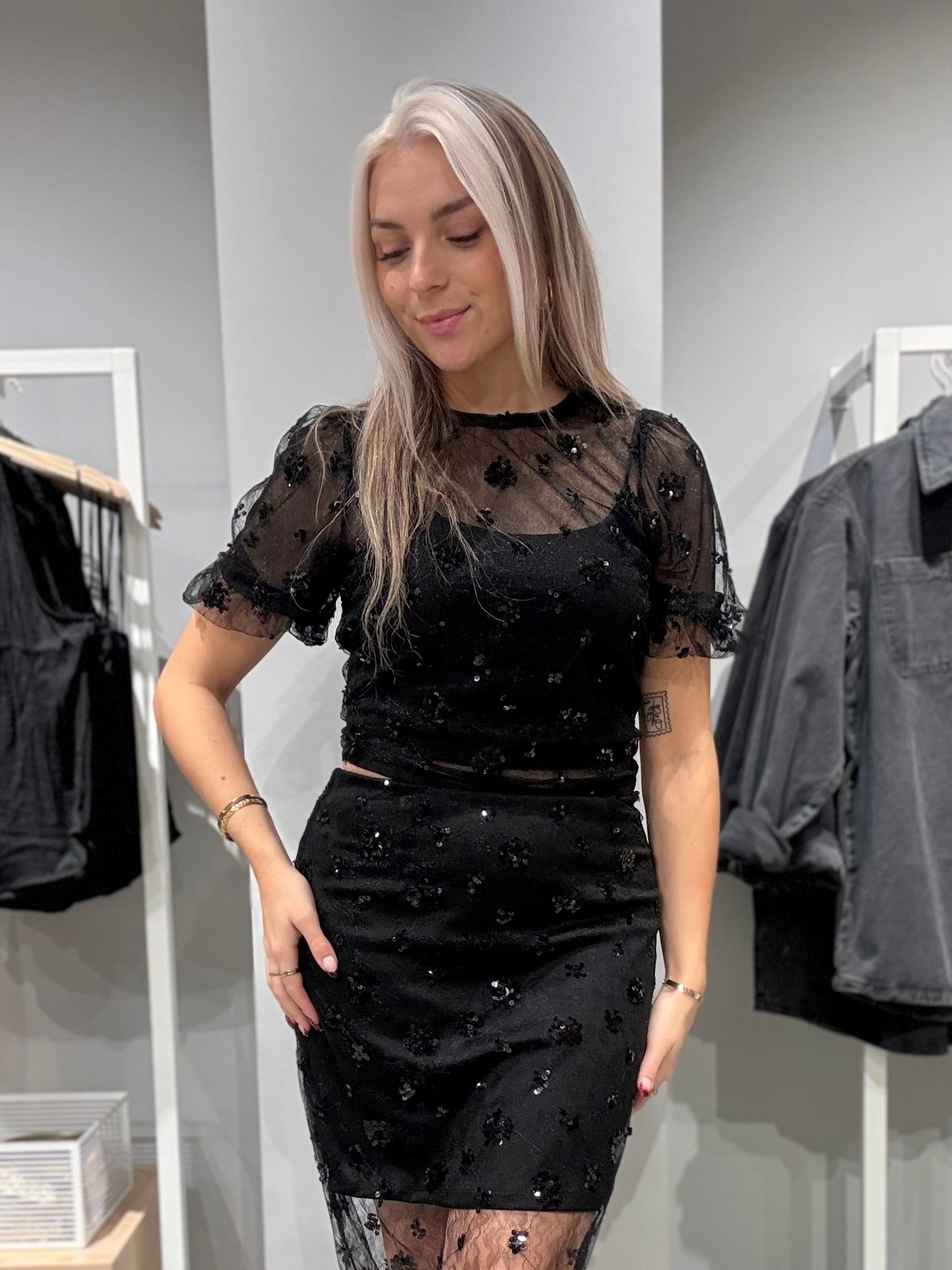 VIADA Cardigan - Black Beauty